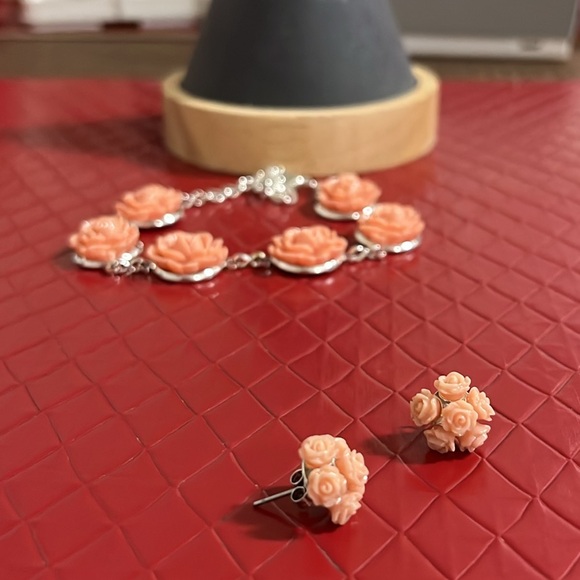 Peony /Rose Bracelet & Earrings Set Special NWOT - Picture 4 of 8